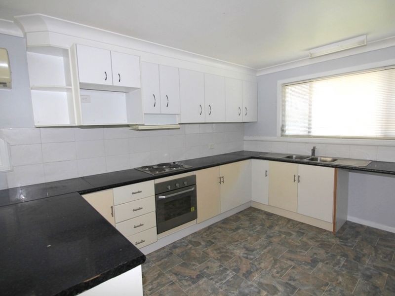 36 Lorraway Street, Emerald QLD 4720