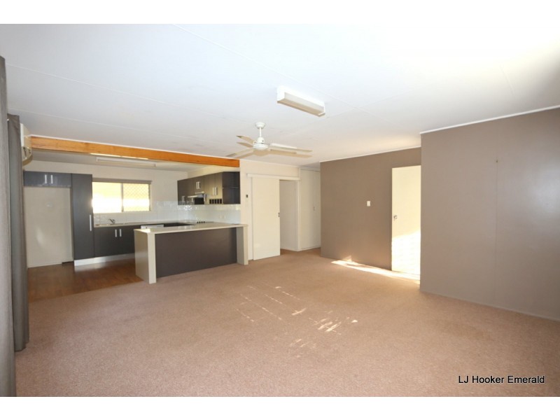 97 Harris St, Emerald QLD 4720