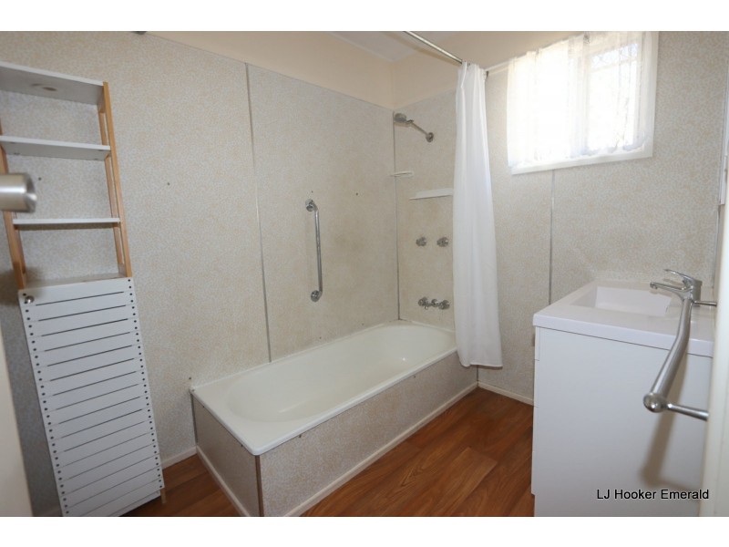 97 Harris St, Emerald QLD 4720