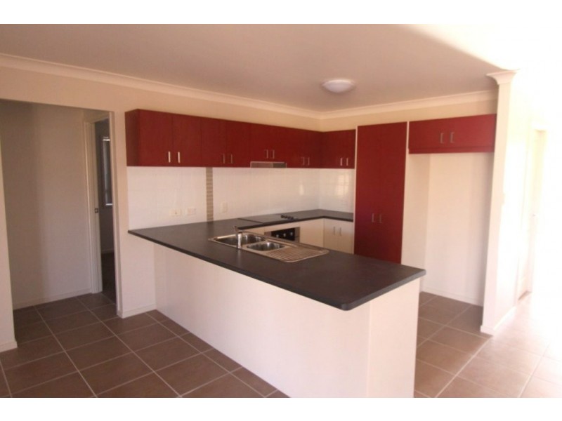 60 Lakeside Drive, Emerald QLD 4720