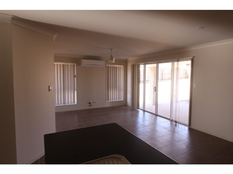 60 Lakeside Drive, Emerald QLD 4720