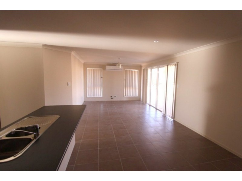 60 Lakeside Drive, Emerald QLD 4720