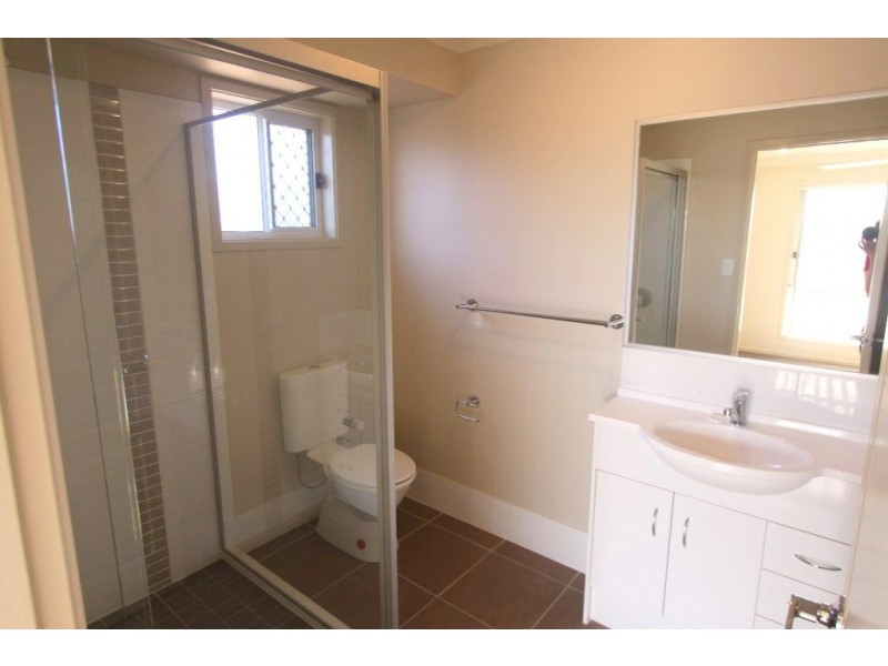 60 Lakeside Drive, Emerald QLD 4720