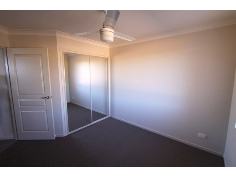 60 Lakeside Drive, Emerald QLD 4720