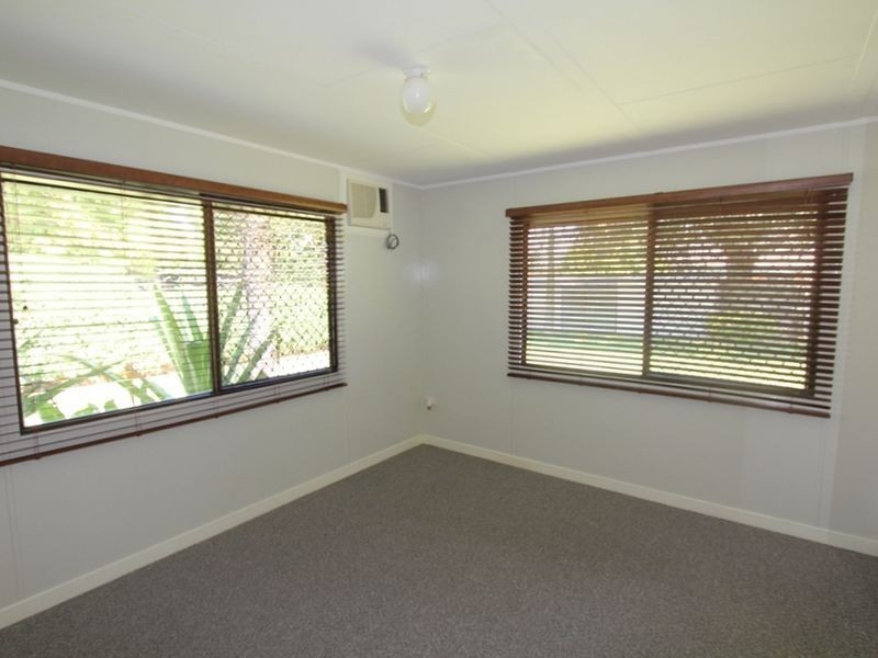 25 Diamond Avenue, Emerald QLD 4720