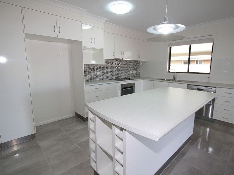 9 Elwick Court, Emerald QLD 4720