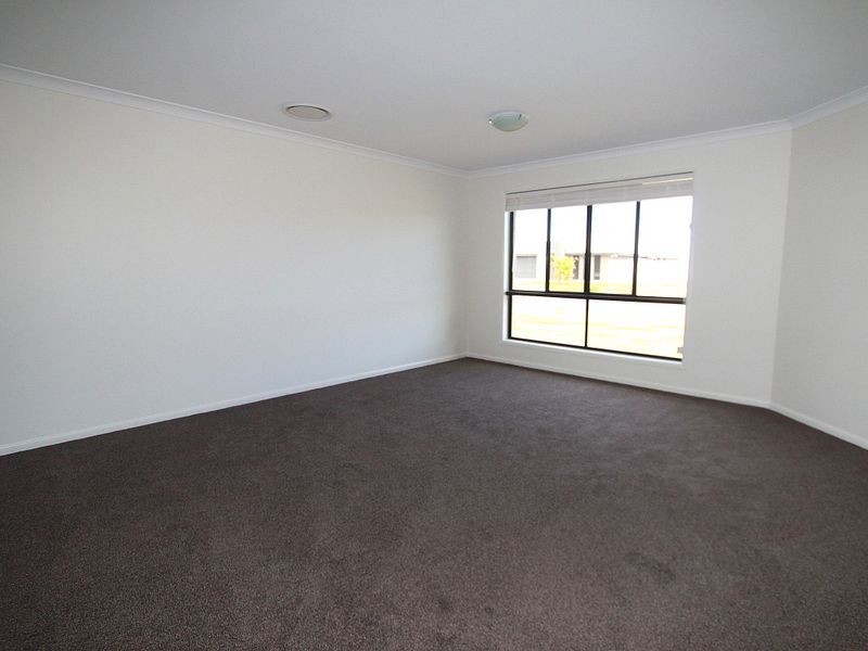 9 Elwick Court, Emerald QLD 4720