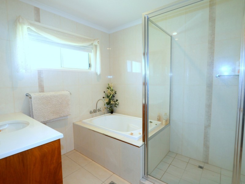 20 Akubra Drive, Emerald QLD 4720
