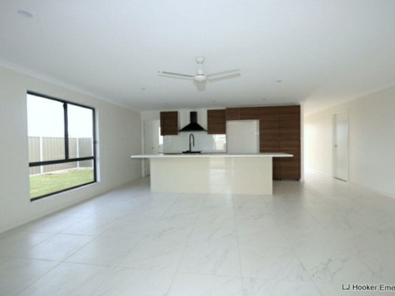 7 Costello Court, Emerald QLD 4720