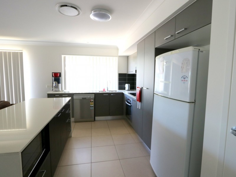 7 Canterbury Road, Emerald QLD 4720