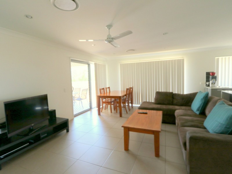 7 Canterbury Road, Emerald QLD 4720