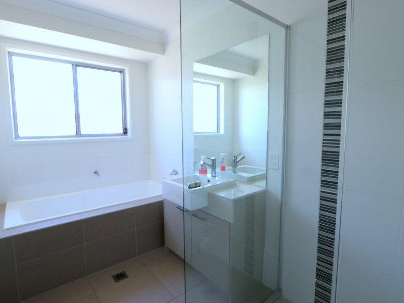 7 Canterbury Road, Emerald QLD 4720
