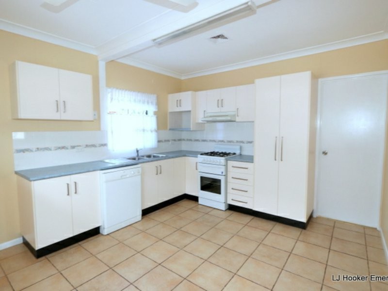 114 Opal Street, Emerald QLD 4720