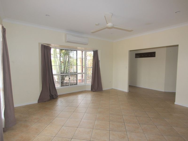 17 Quinn St, Emerald QLD 4720