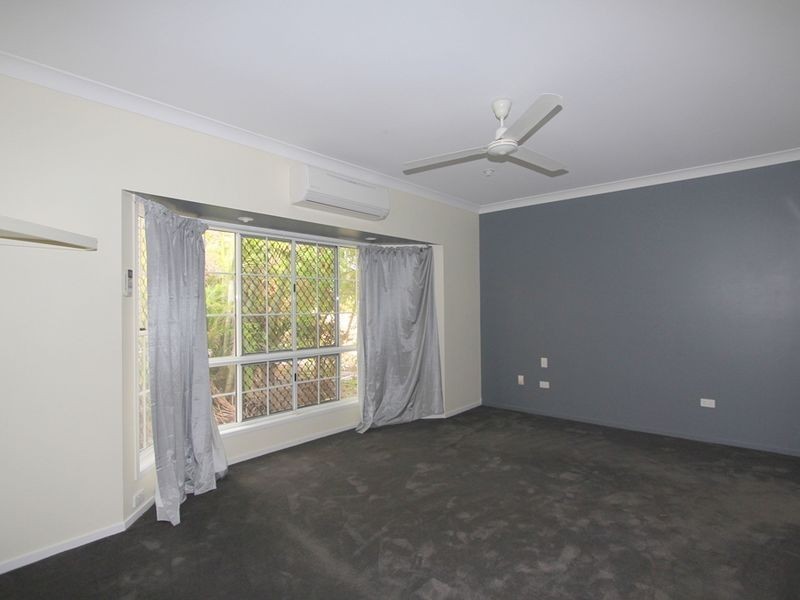 17 Quinn St, Emerald QLD 4720