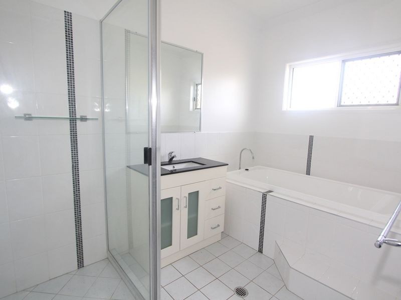 17 Quinn St, Emerald QLD 4720