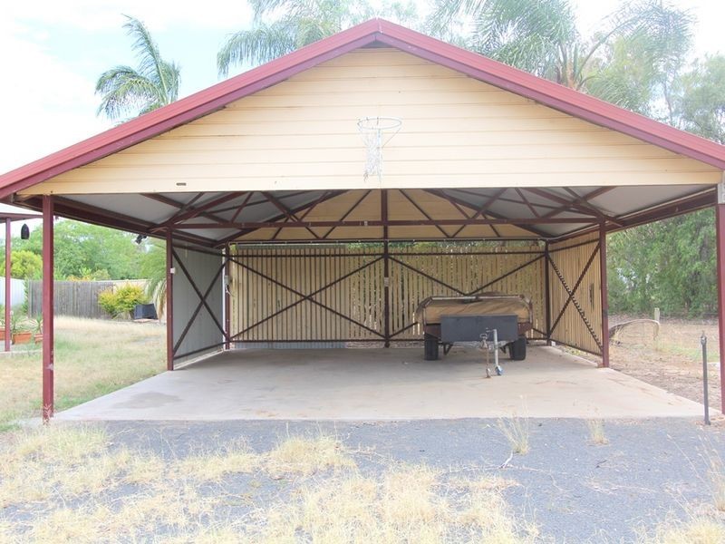 17 Quinn St, Emerald QLD 4720