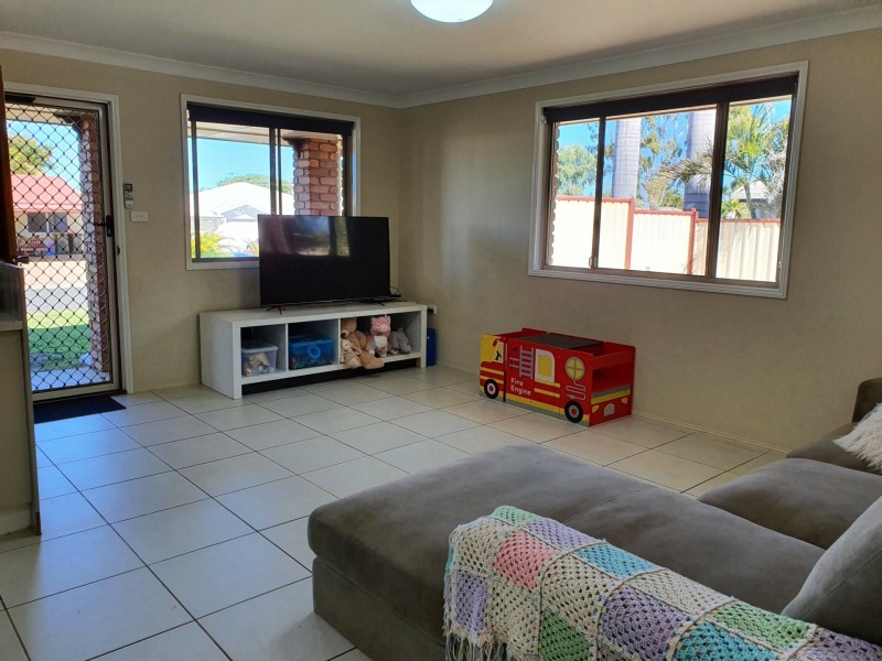 9 Cowan Crescent, Emerald QLD 4720