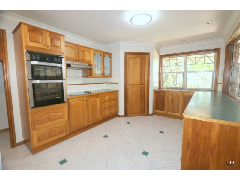 1 Peppertree Lane, Emerald QLD 4720