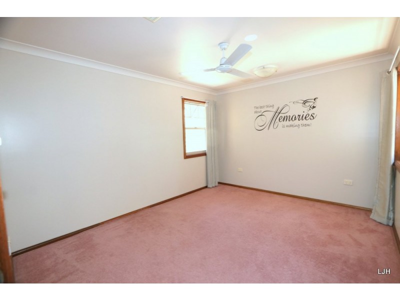 1 Peppertree Lane, Emerald QLD 4720