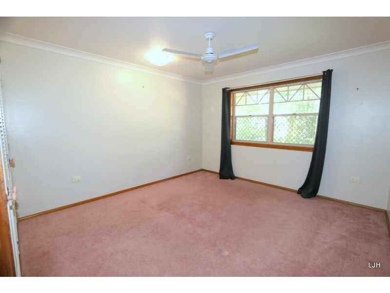 1 Peppertree Lane, Emerald QLD 4720