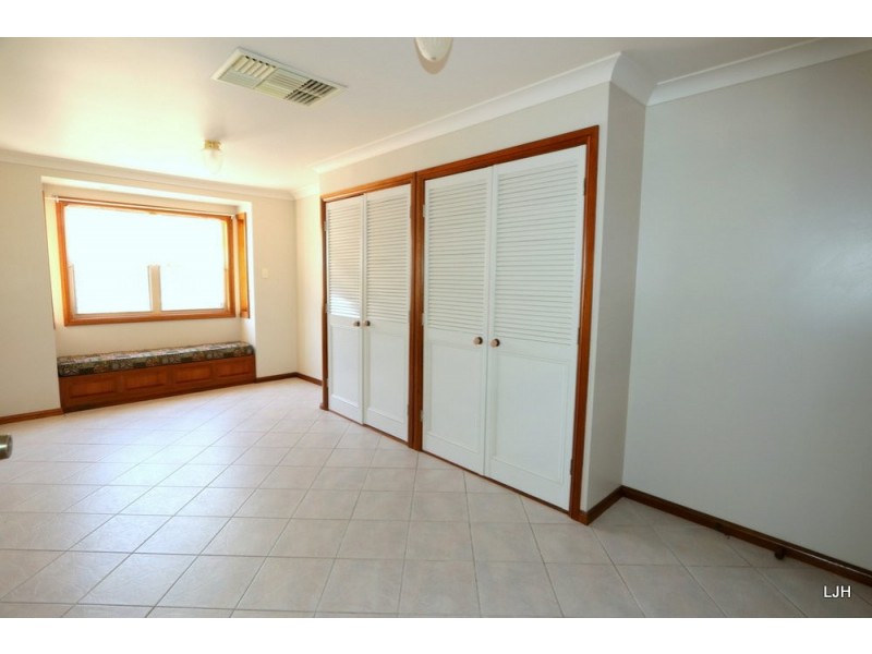 1 Peppertree Lane, Emerald QLD 4720