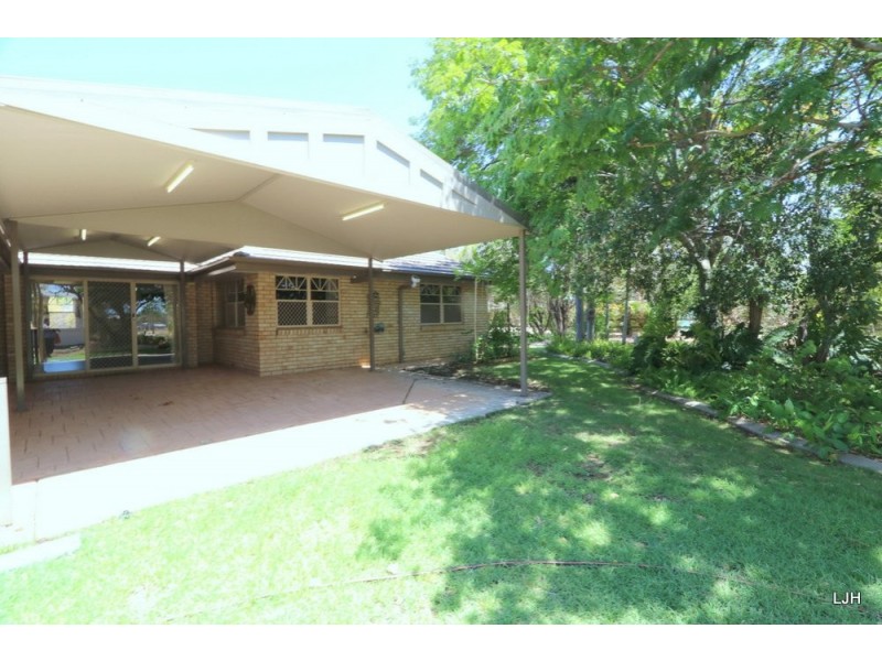 1 Peppertree Lane, Emerald QLD 4720