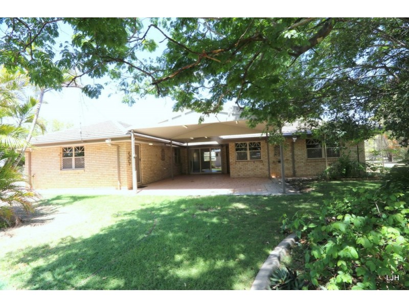 1 Peppertree Lane, Emerald QLD 4720