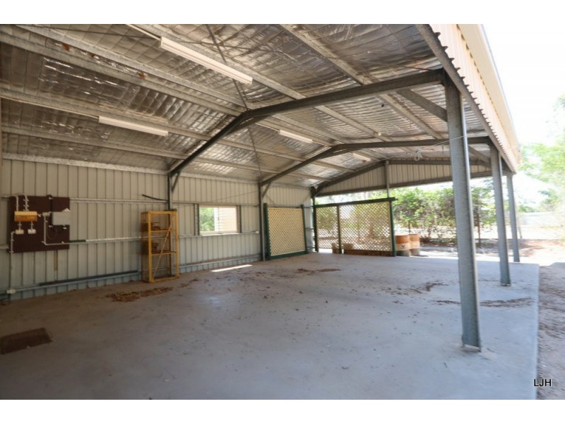 1 Peppertree Lane, Emerald QLD 4720
