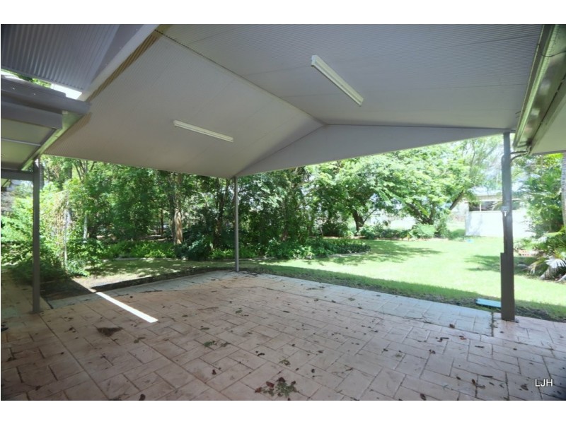 1 Peppertree Lane, Emerald QLD 4720