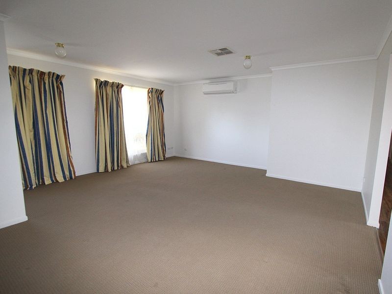 7 Barbara Court, Emerald QLD 4720