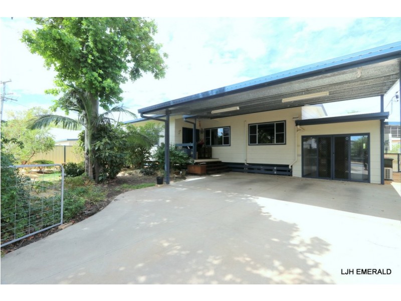 22 Sunflower Place, Emerald QLD 4720