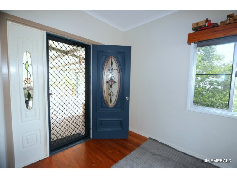 22 Sunflower Place, Emerald QLD 4720