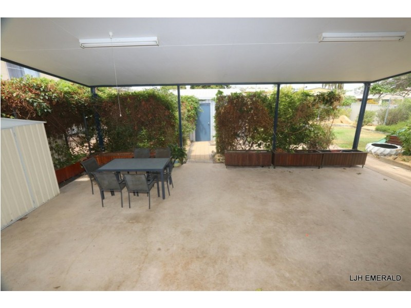 22 Sunflower Place, Emerald QLD 4720