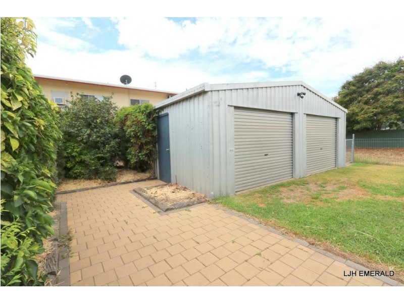 22 Sunflower Place, Emerald QLD 4720