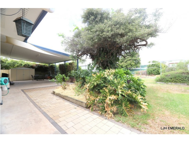 22 Sunflower Place, Emerald QLD 4720