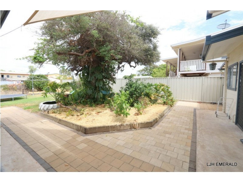 22 Sunflower Place, Emerald QLD 4720
