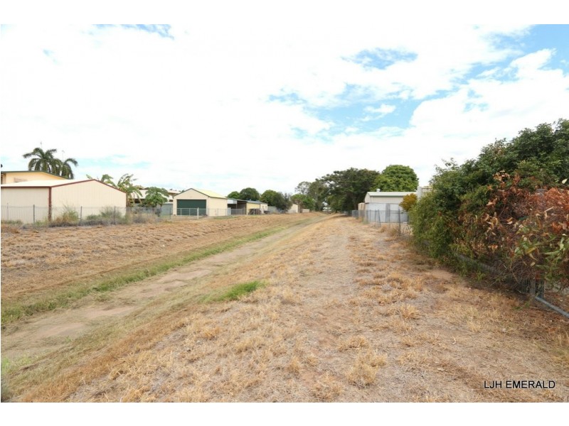 22 Sunflower Place, Emerald QLD 4720