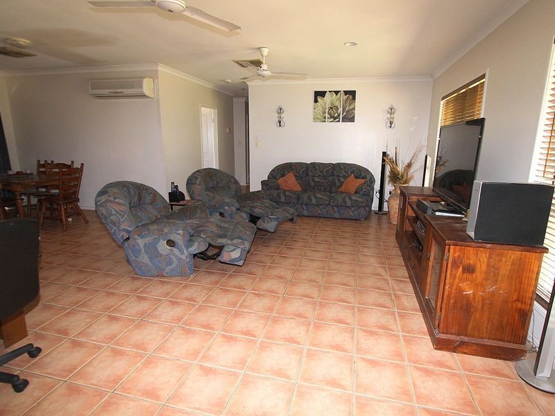 4 Andrews Road, Emerald QLD 4720