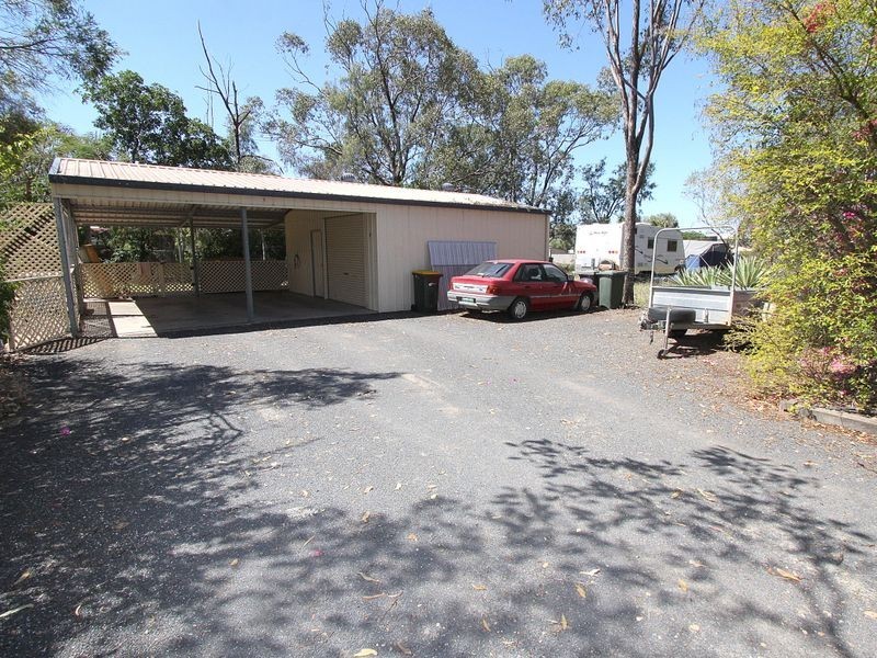 4 Andrews Road, Emerald QLD 4720