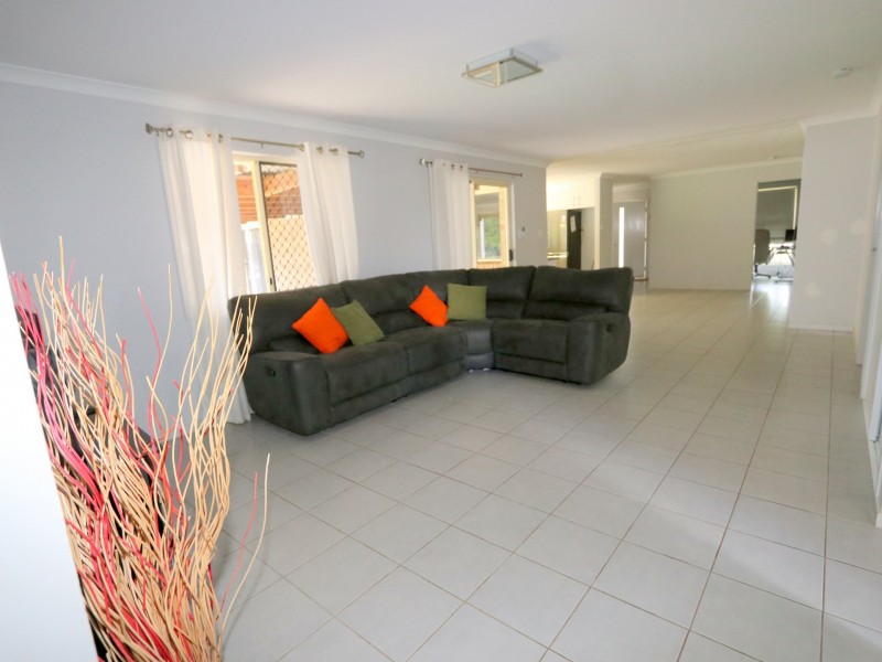 22 Kidd Street, Emerald QLD 4720