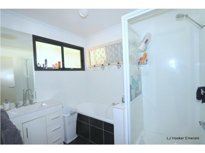 12 Cowan Crescent, Emerald QLD 4720