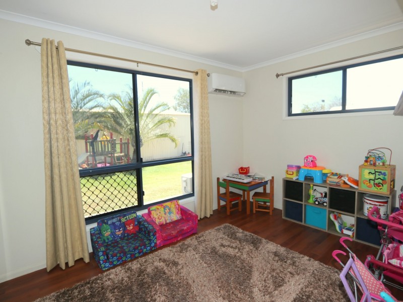 5 Coolibah Pl, Emerald QLD 4720