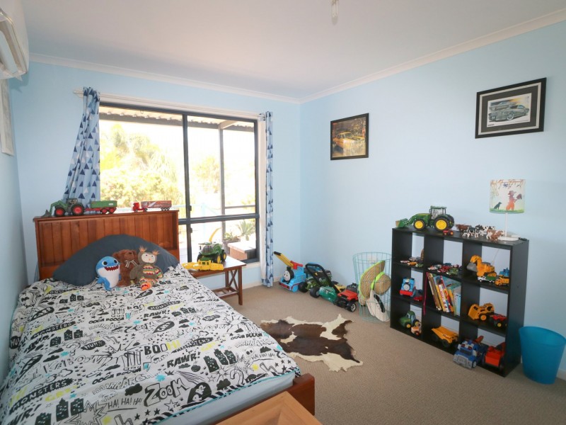 5 Coolibah Pl, Emerald QLD 4720