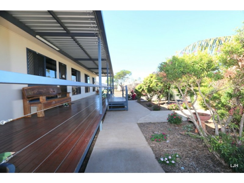 5 Coolibah Pl, Emerald QLD 4720