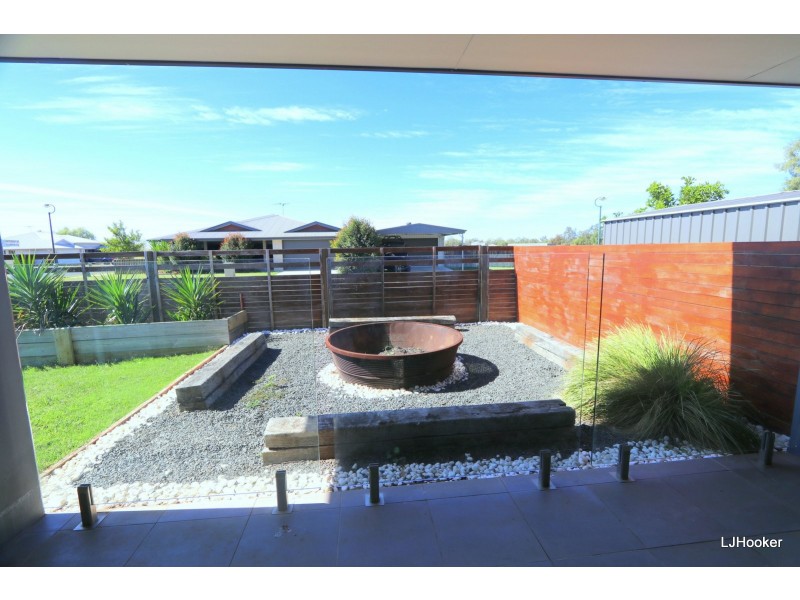 83 Canterbury Road, Emerald QLD 4720