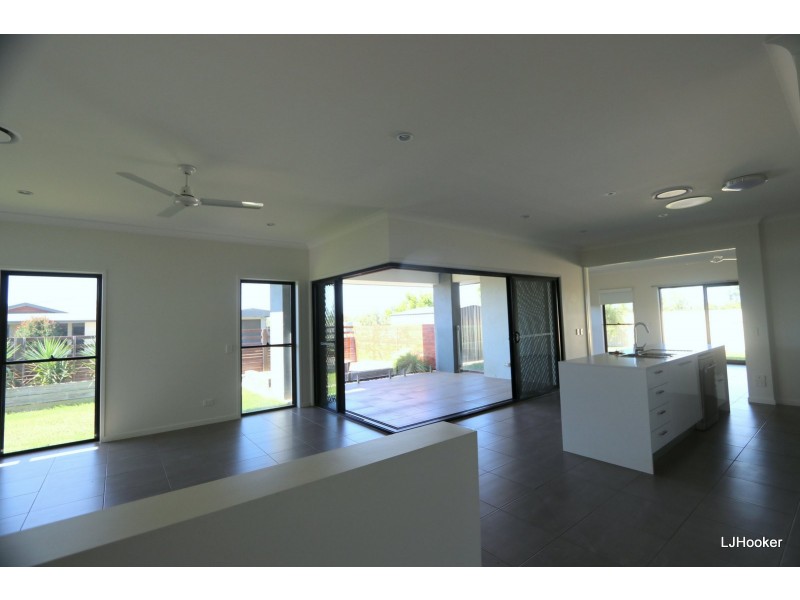 83 Canterbury Road, Emerald QLD 4720