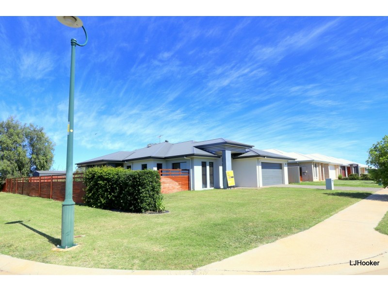 83 Canterbury Road, Emerald QLD 4720