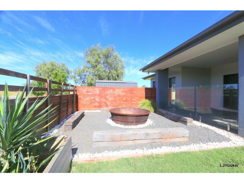 83 Canterbury Road, Emerald QLD 4720