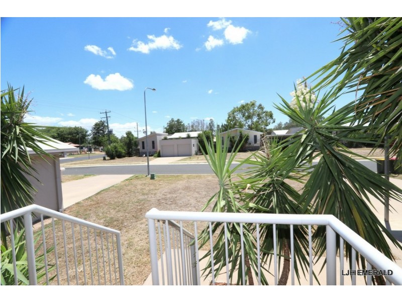 4 Lilly Close, Emerald QLD 4720